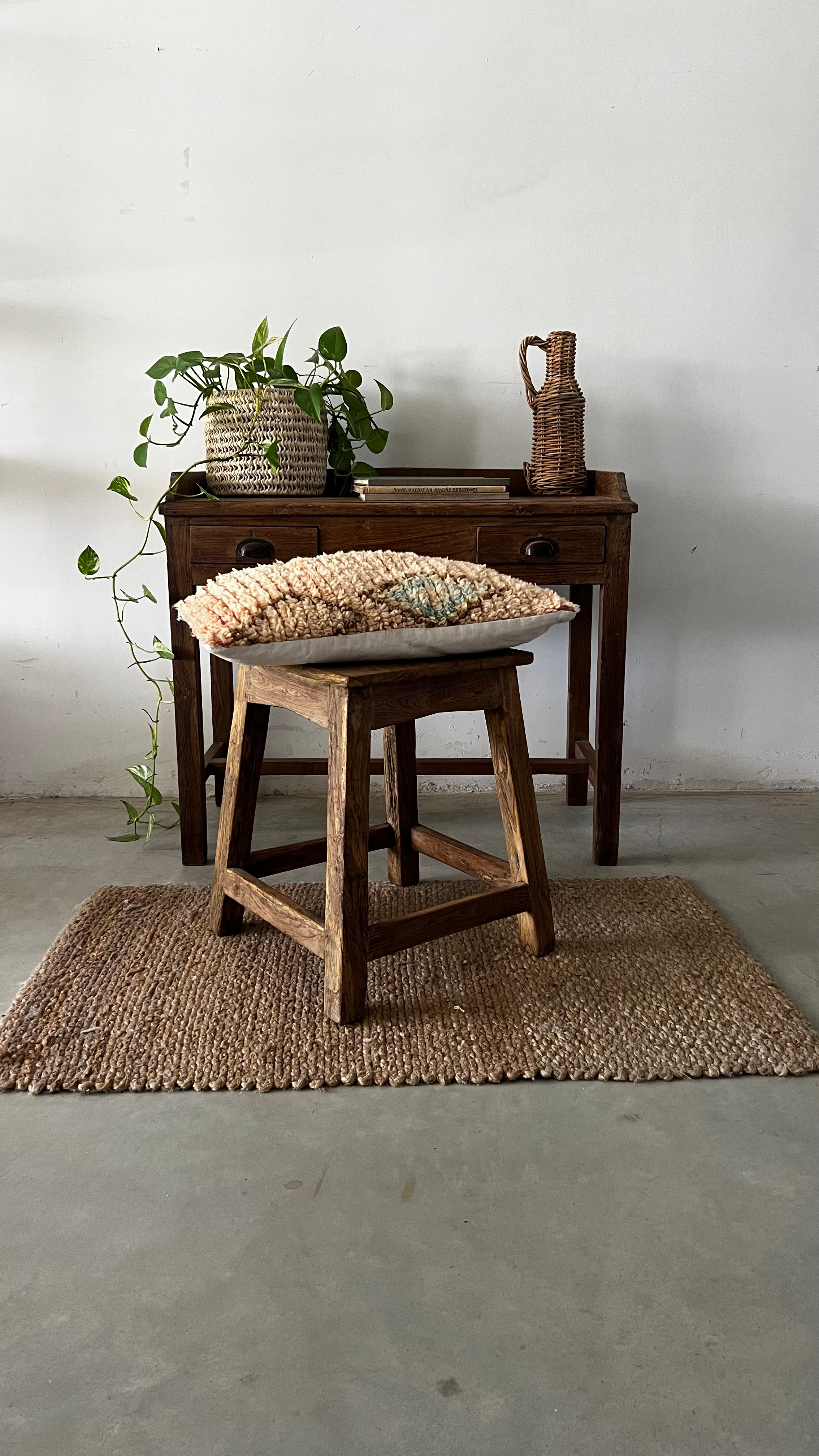 שרפרף ענתיק חום כהה