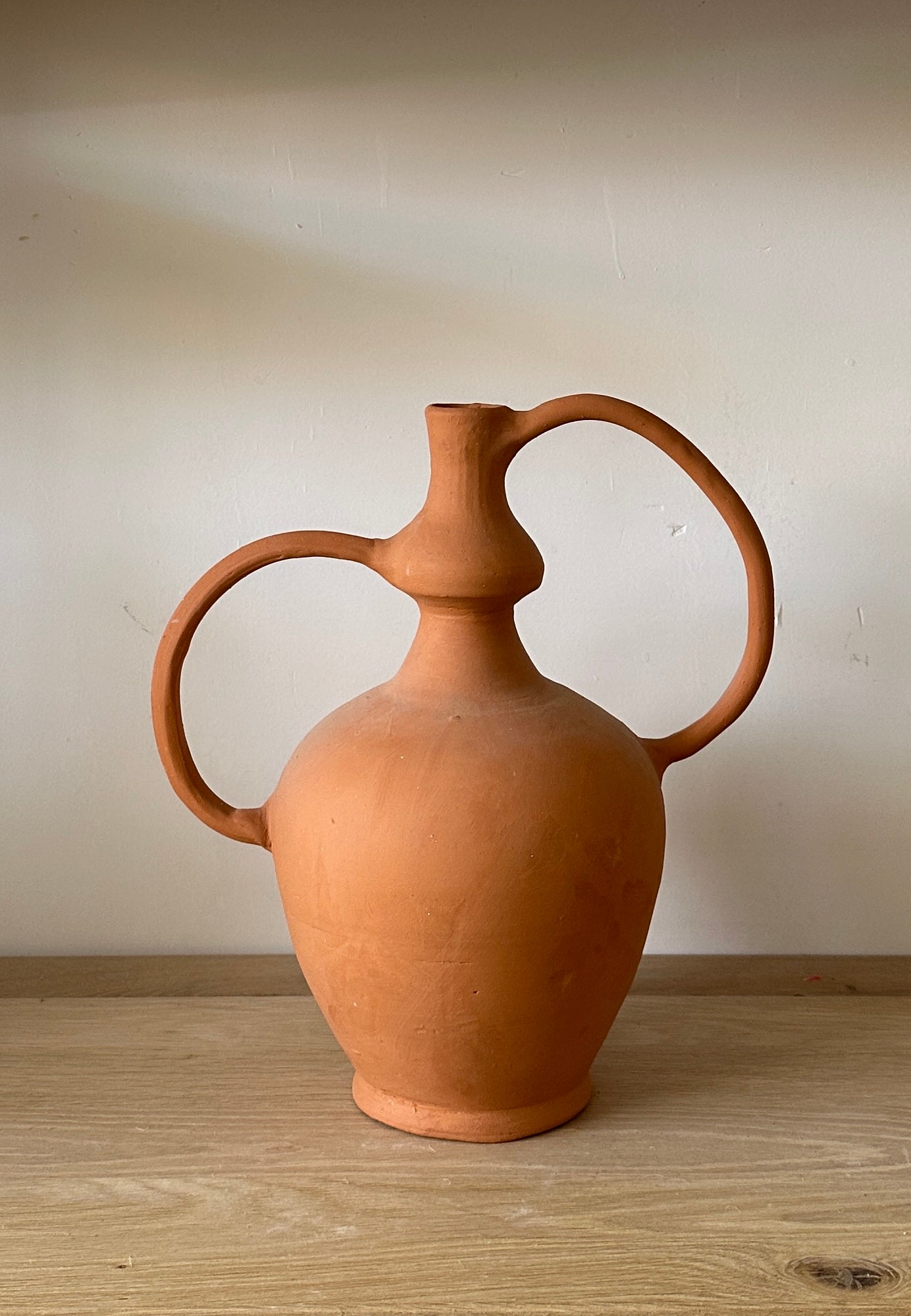 כד חרס חמרה עם ידיות