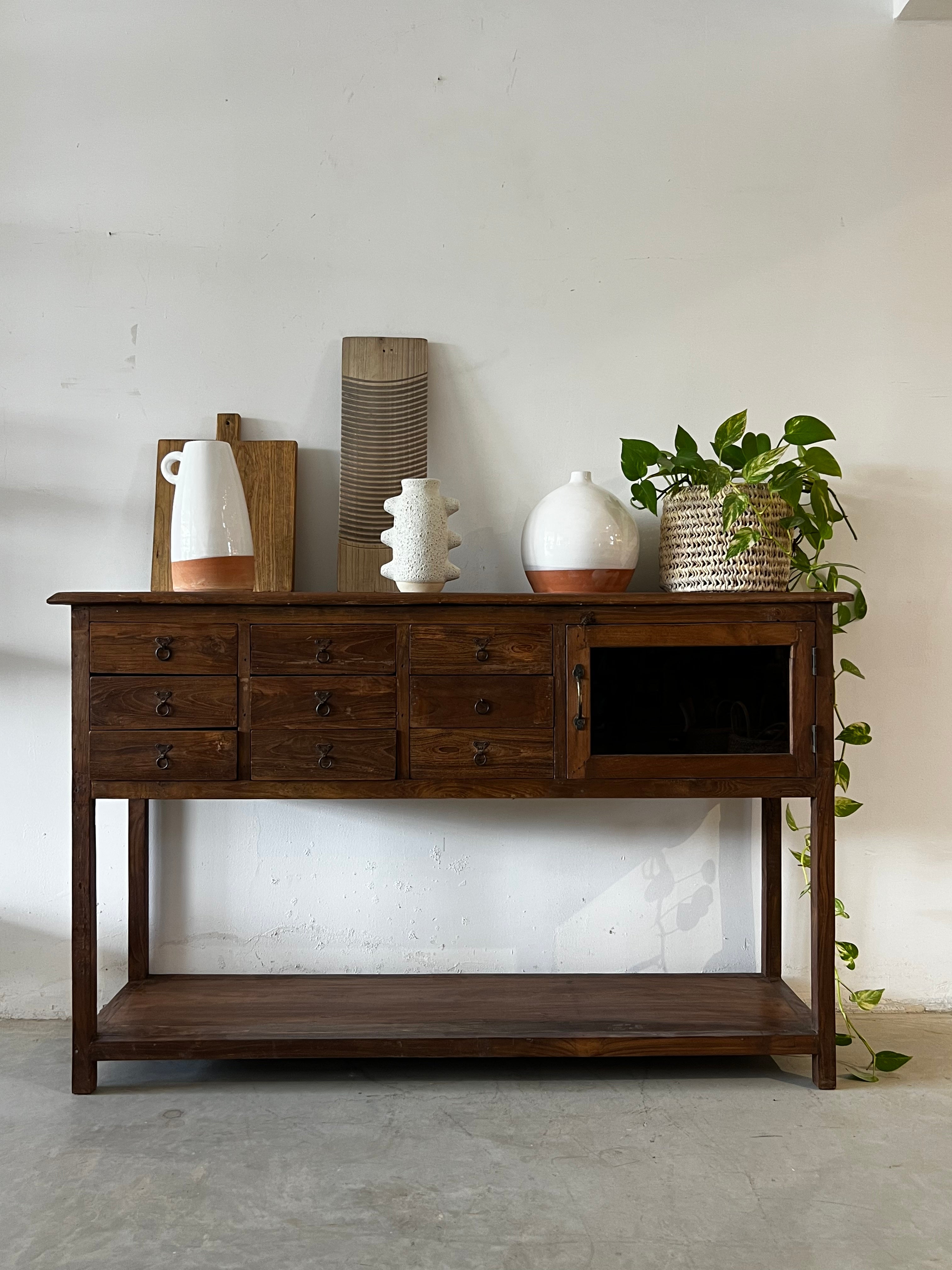 קומודה/קונסולה עץ מלא וינטג' ענתיקה עם מגירות