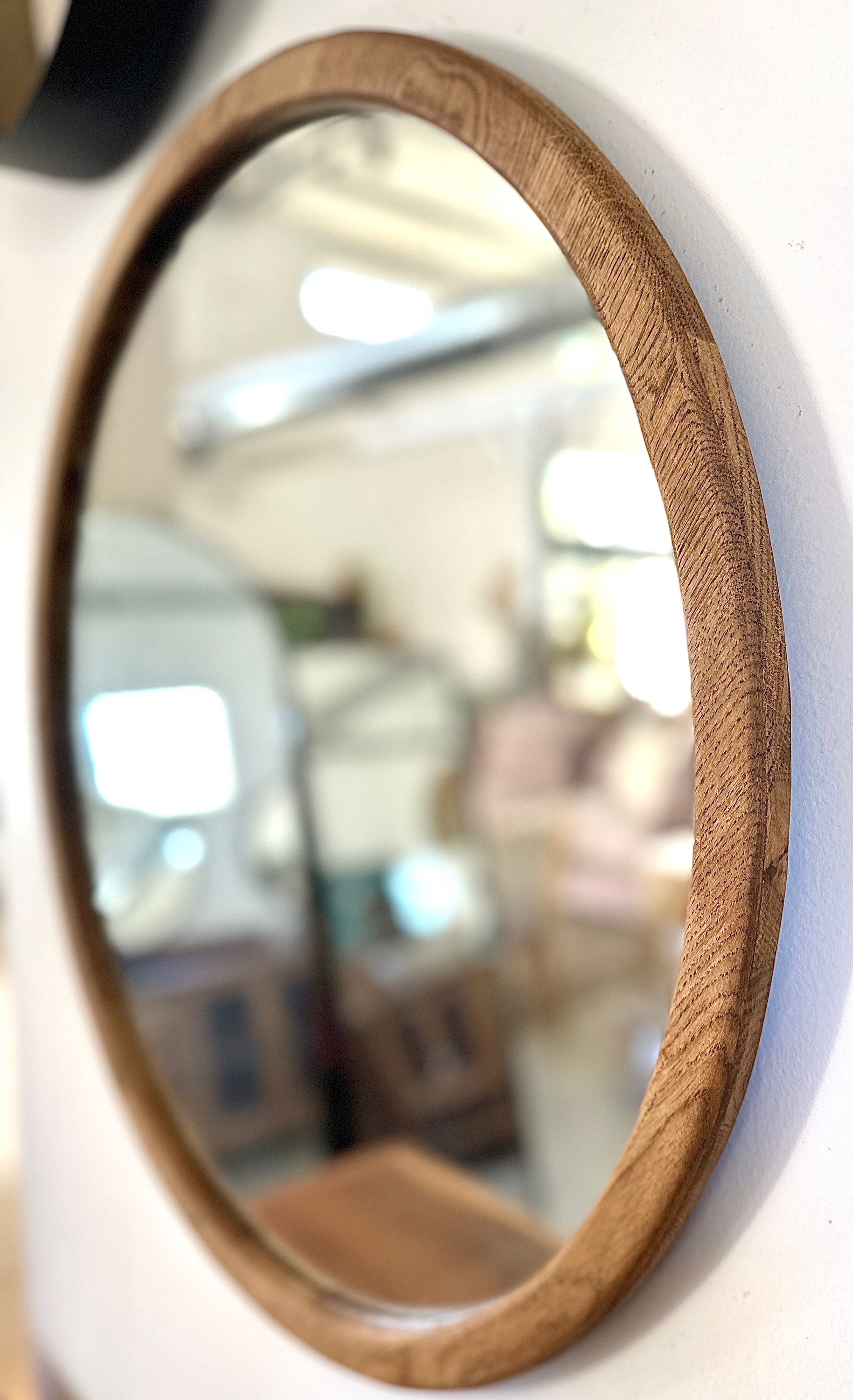 מראה עגולה מעץ אלון