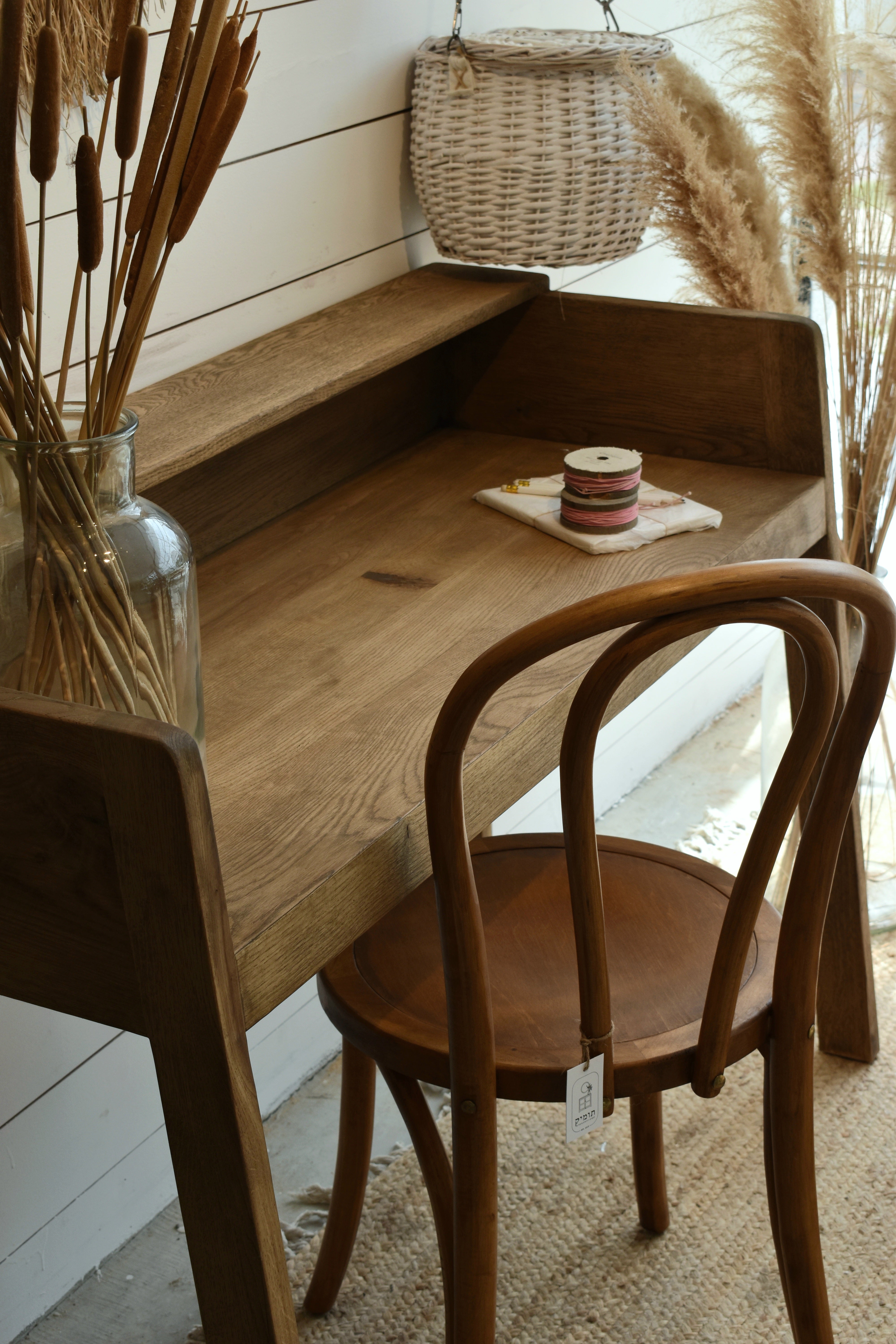 שולחן עבודה מכתבה