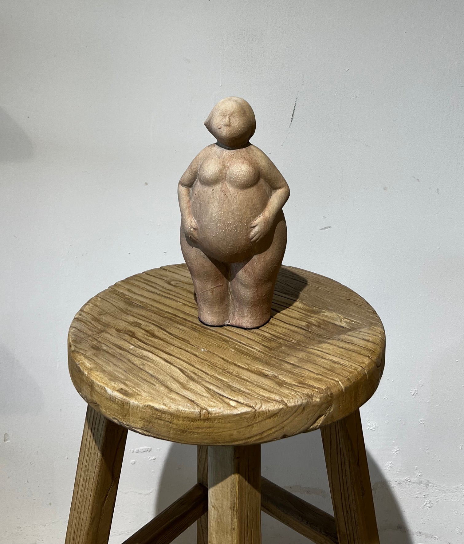 פסל אישה עירומה