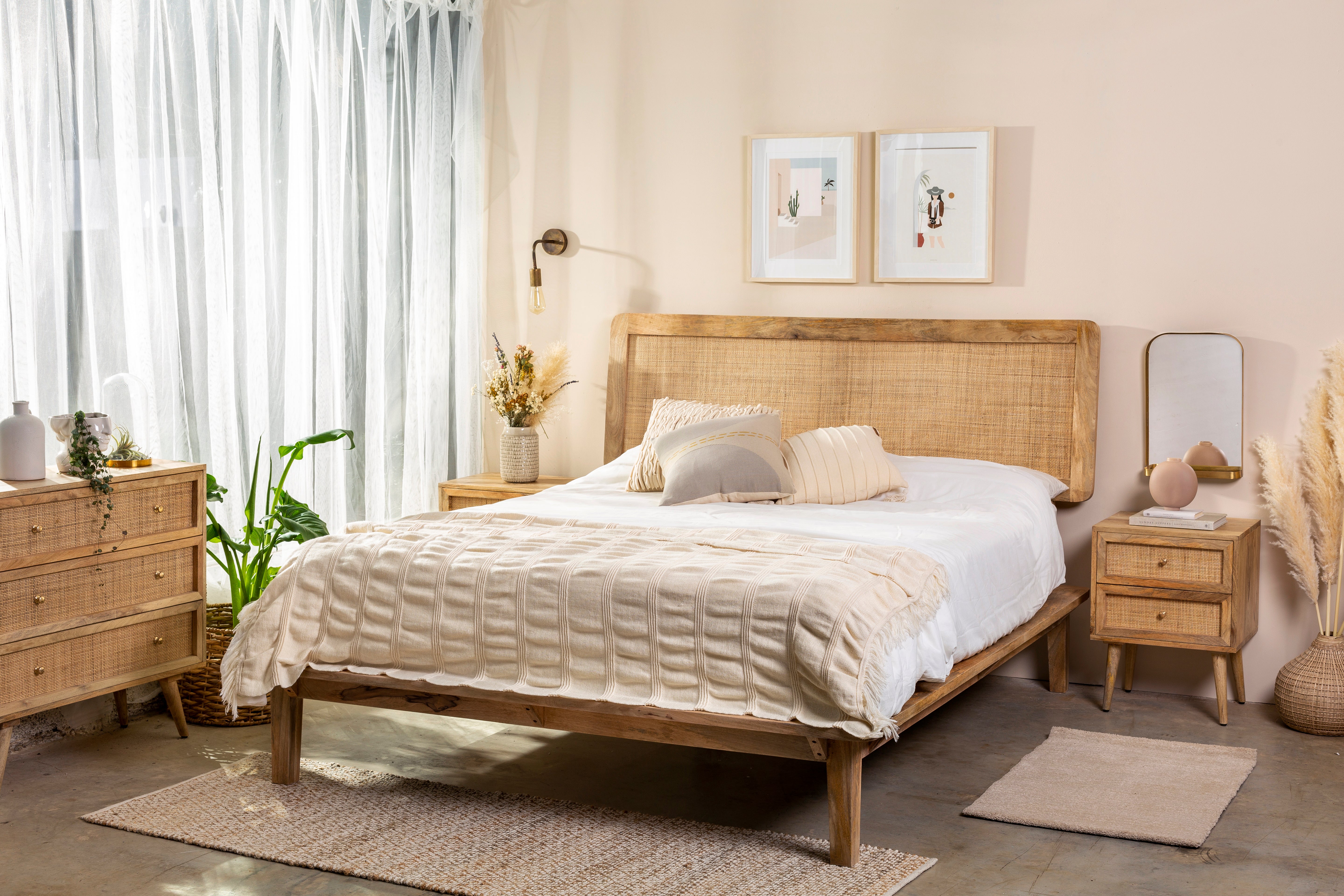 מיטה גב ראטן