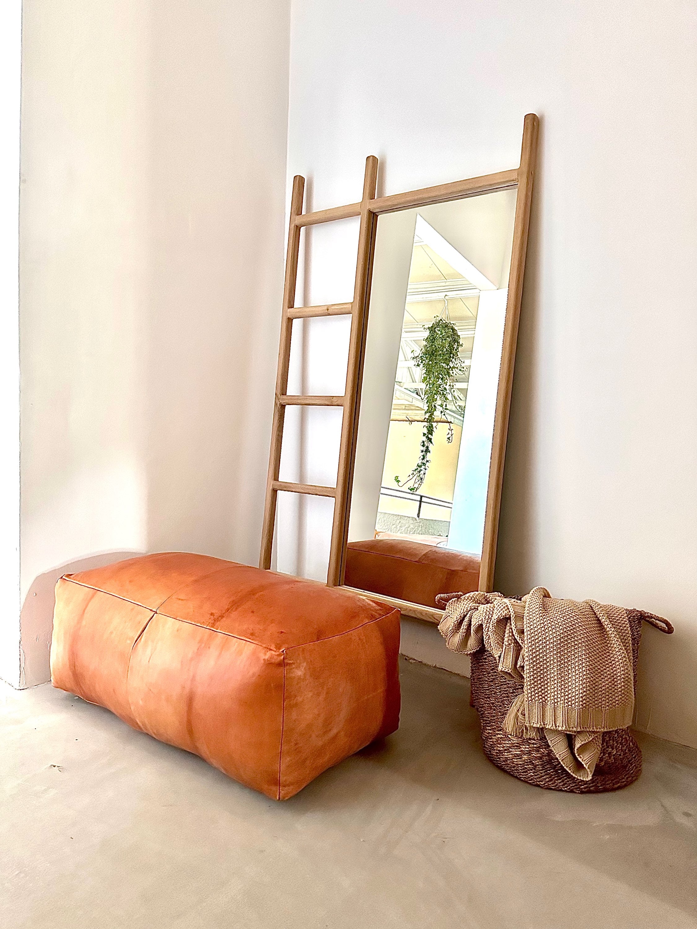 מראה סולם מעץ אלון