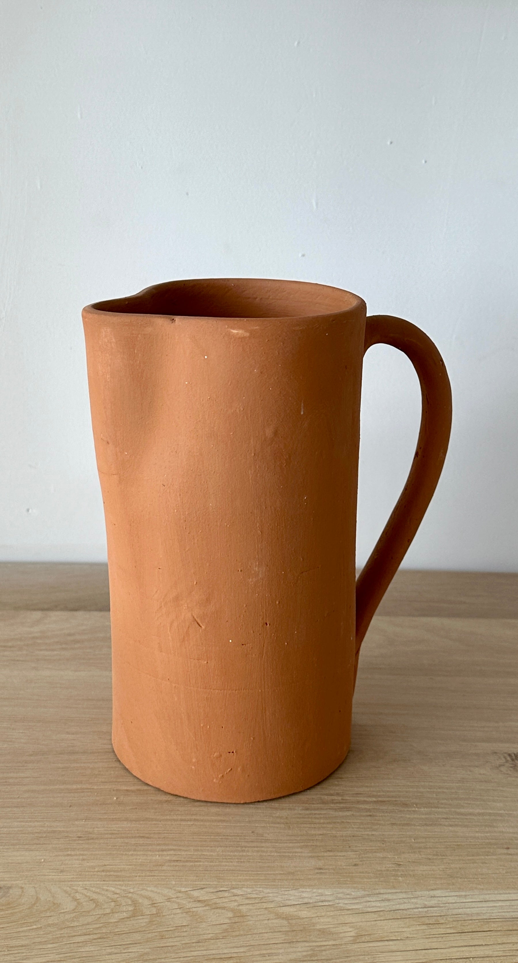 אגרטל חרס חמרה עם ידית