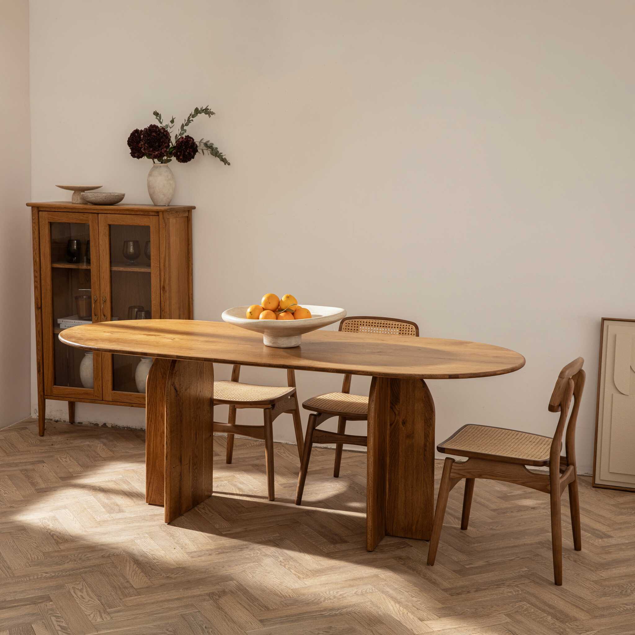 שולחן אליפטי שוודי