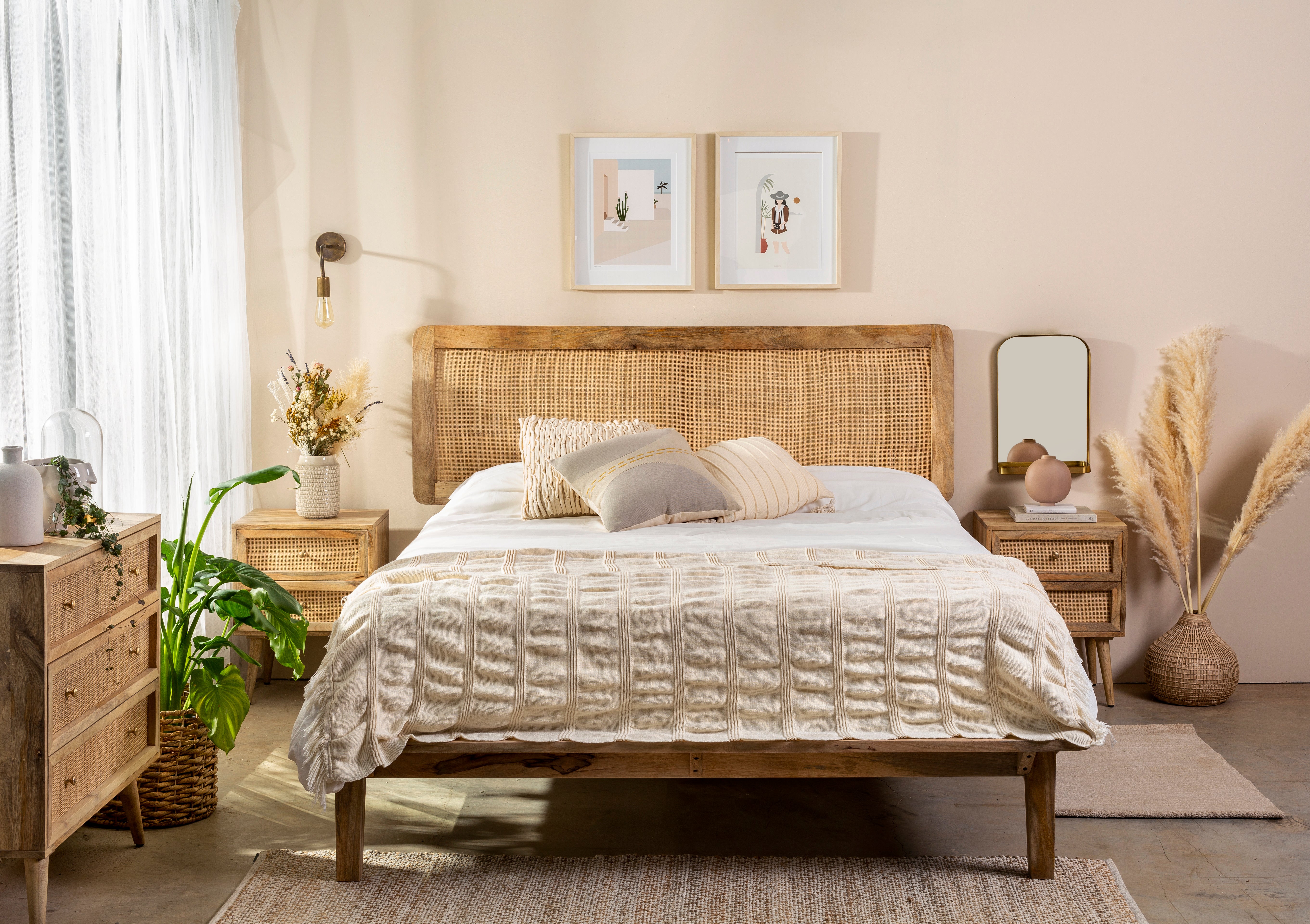 מיטה גב ראטן