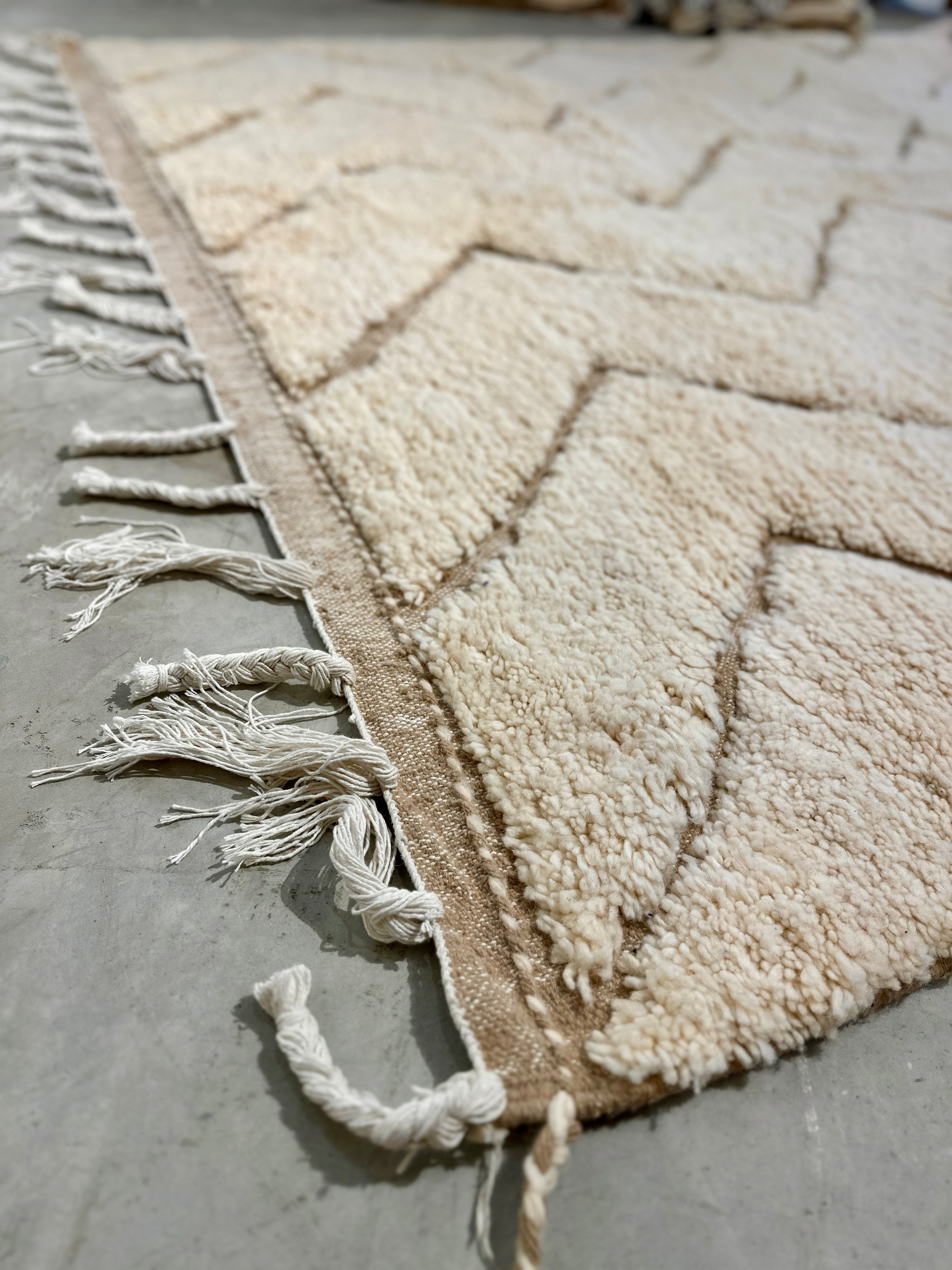 שטיח מרוקאי בז'/לבן