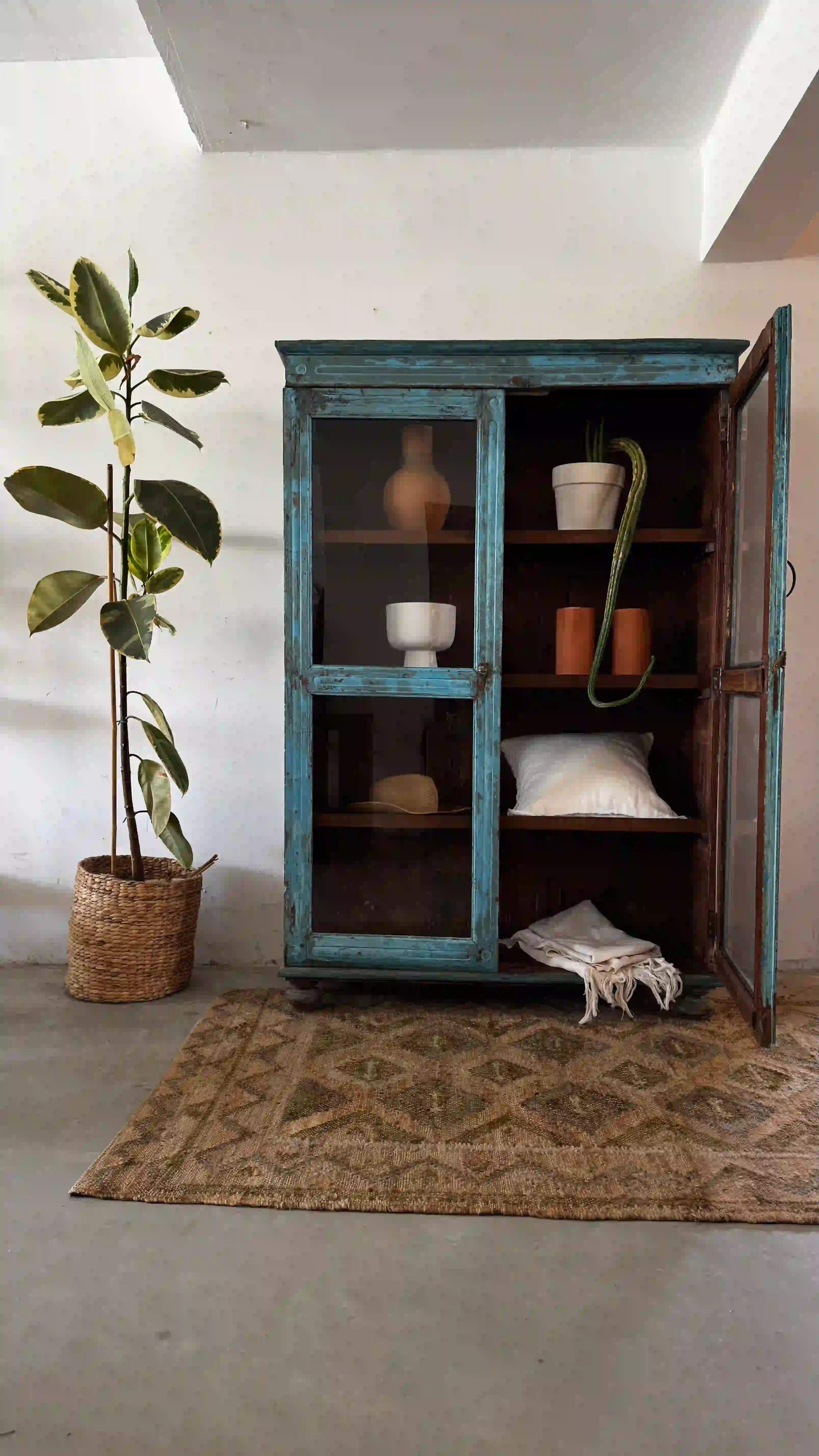 ויטרינה ענתיק 2 הדלתות טורקיזית