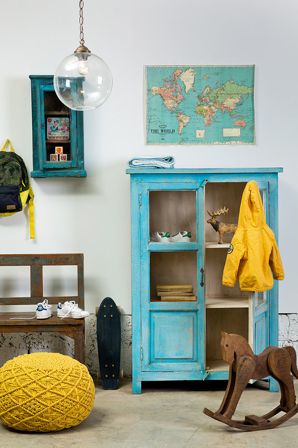 ויטרינה חצי אטומה