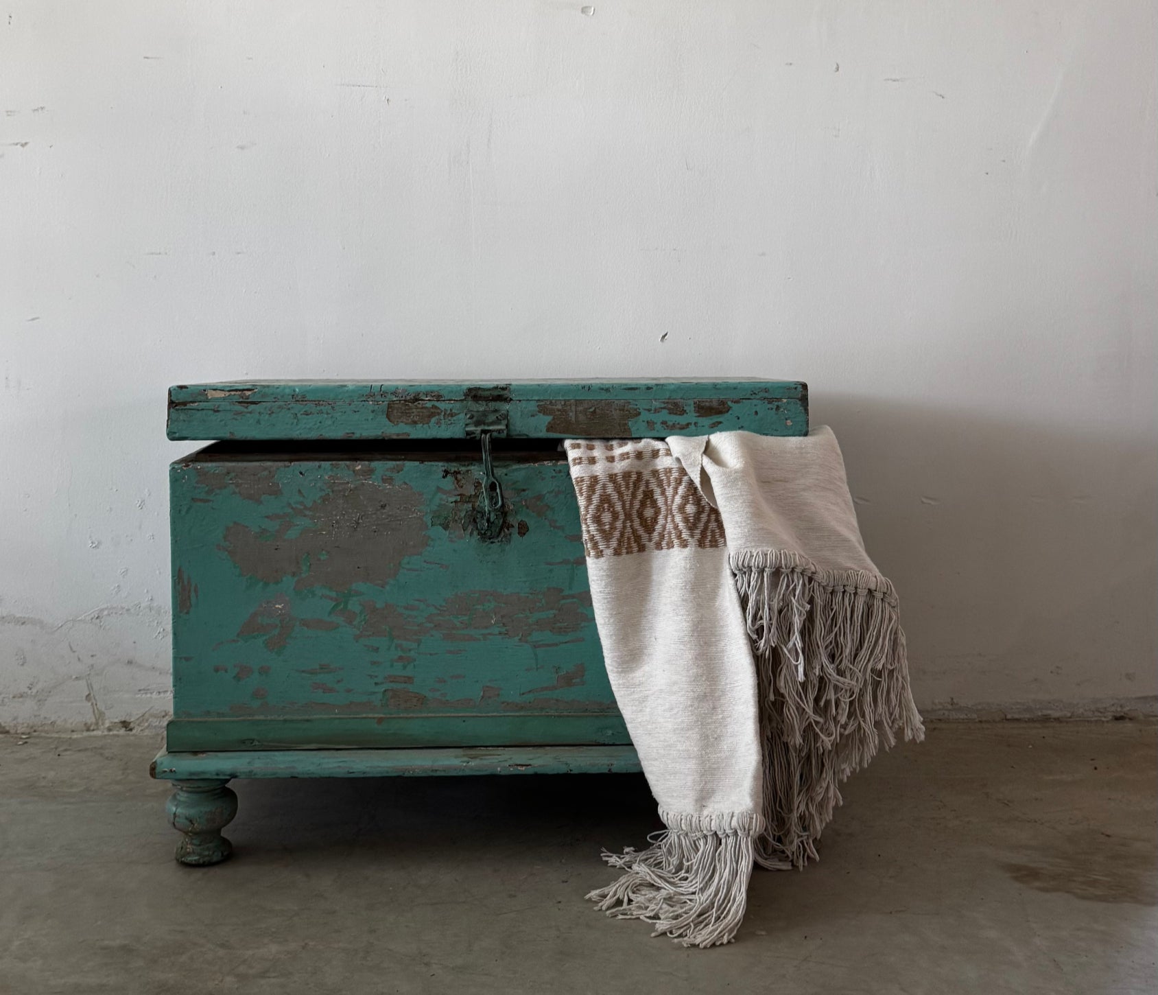 ארגז  תכלת טורקיזי פיס ענתיק