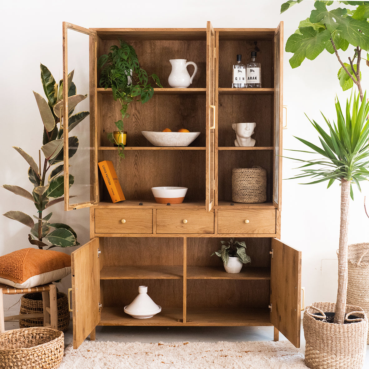 ויטרינה מעץ אלון