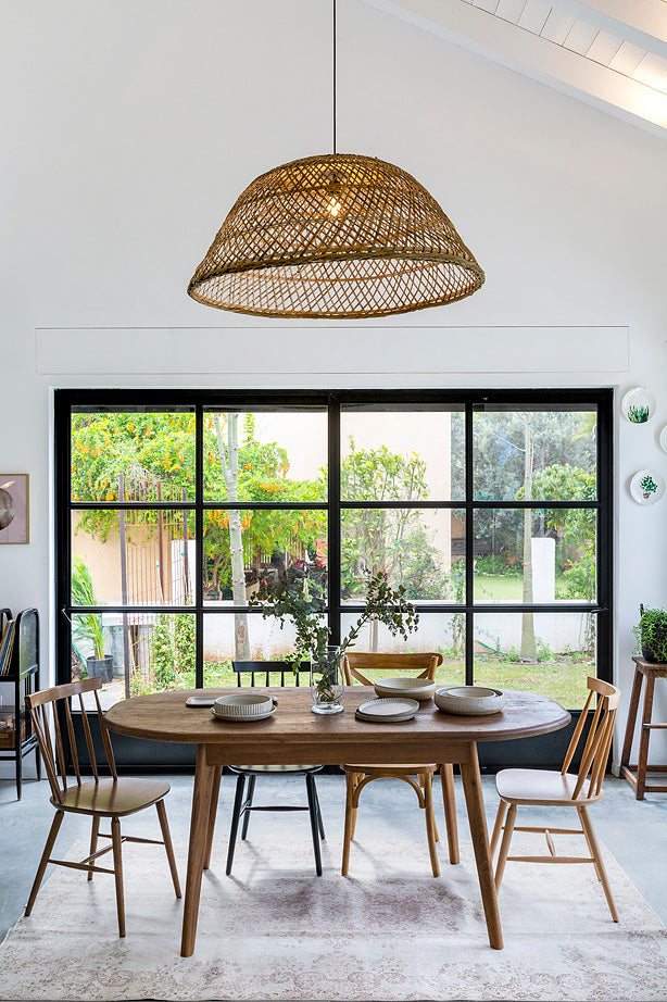 שולחן אוכל אליפטי