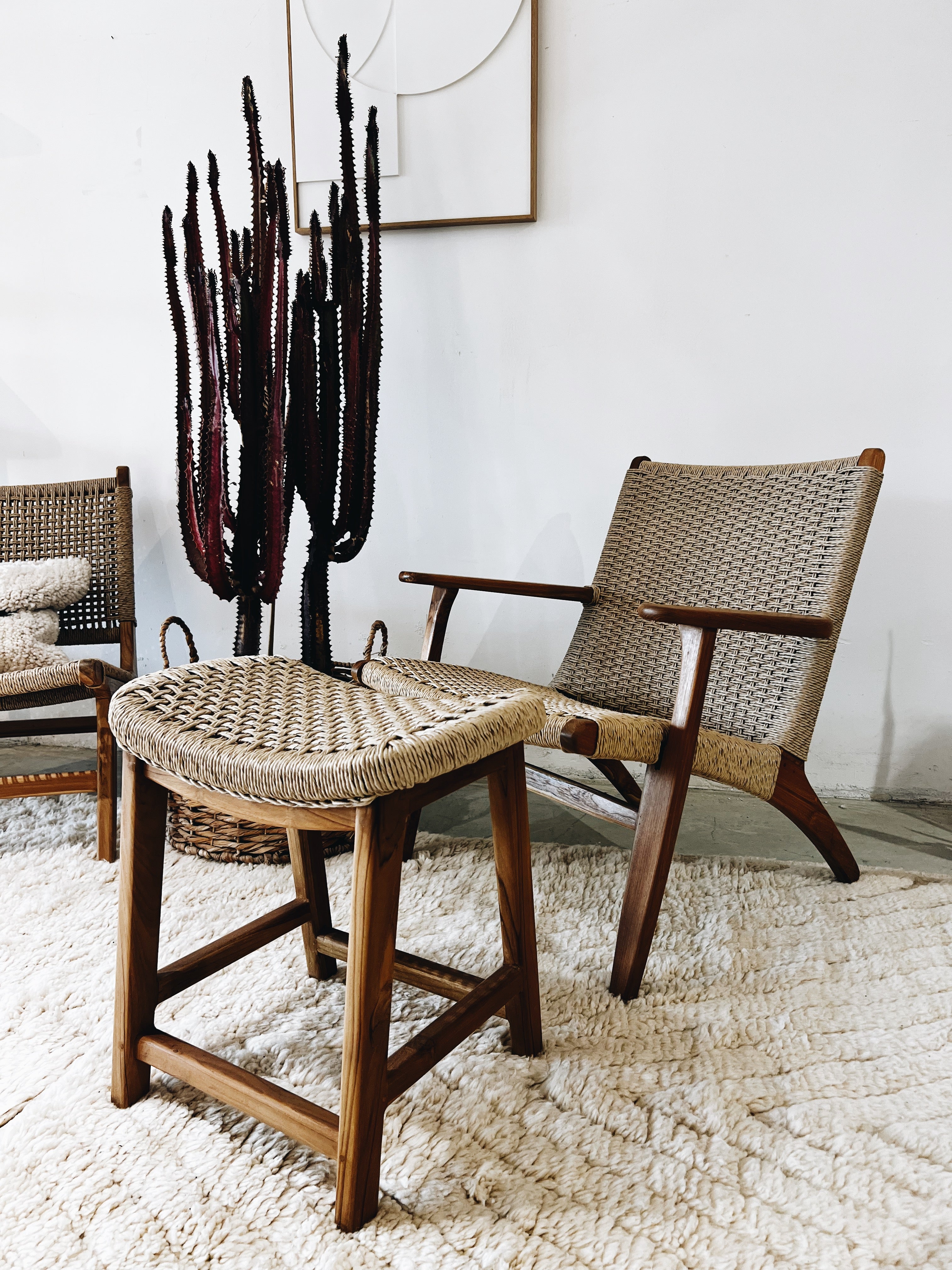 כורסת ראטן והדום תואם