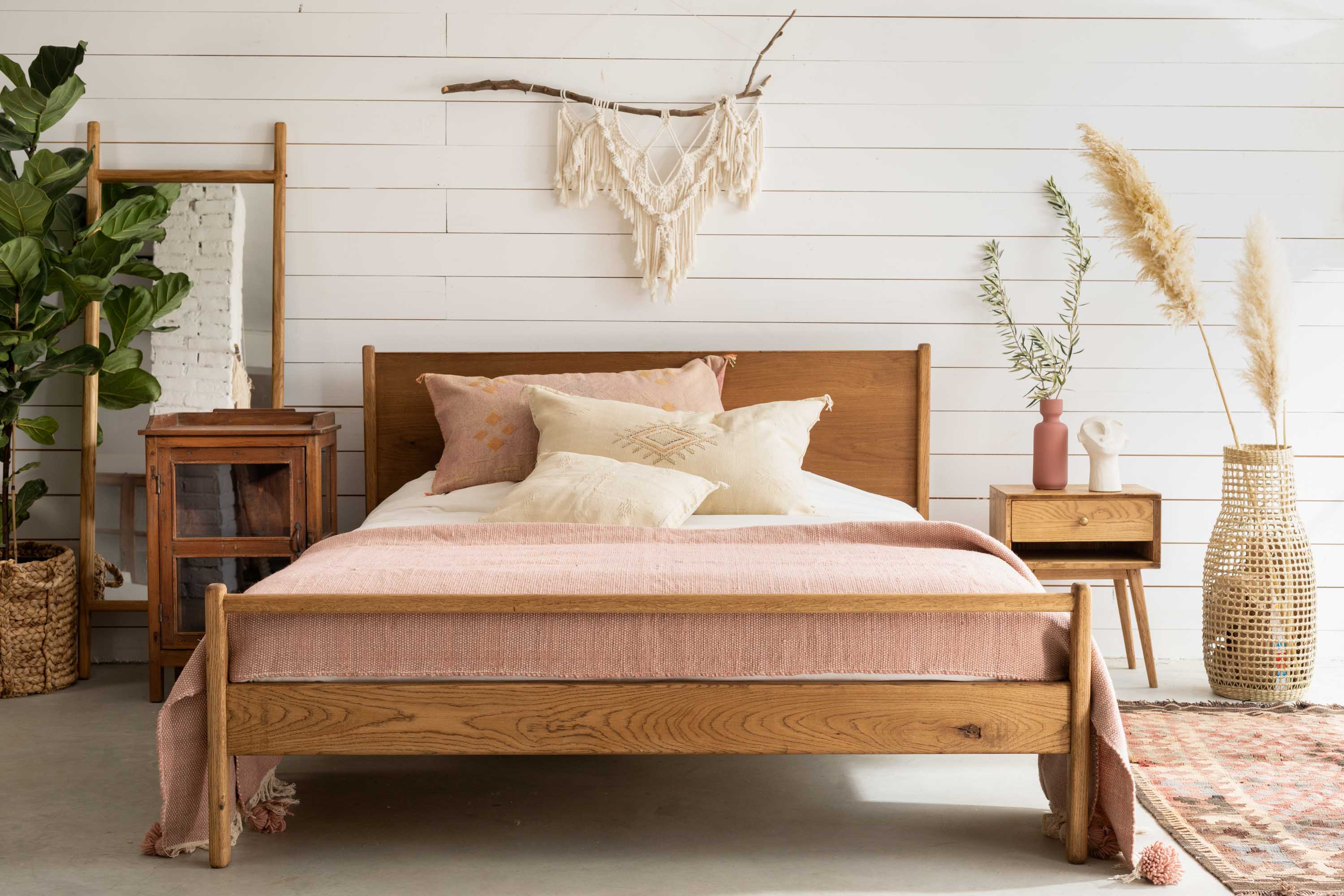 מיטה צרפתית מעץ אלון